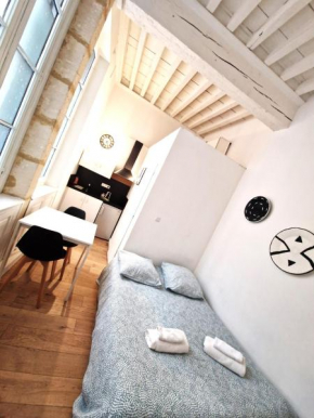 Joli studio à deux pas de la place du forum